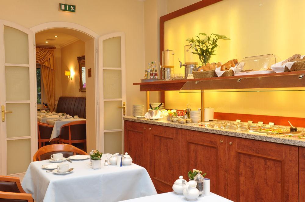 Savoy Hotel 4*