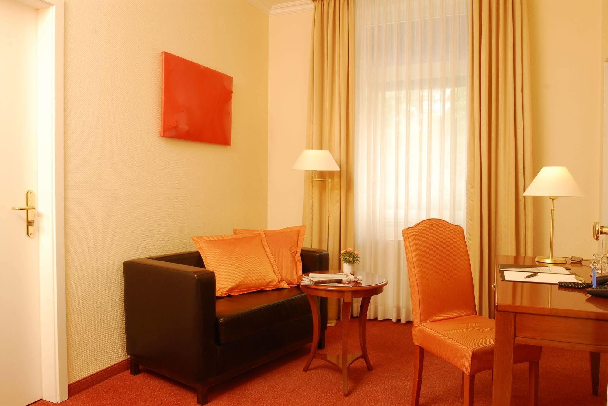 Savoy Hotel 4*