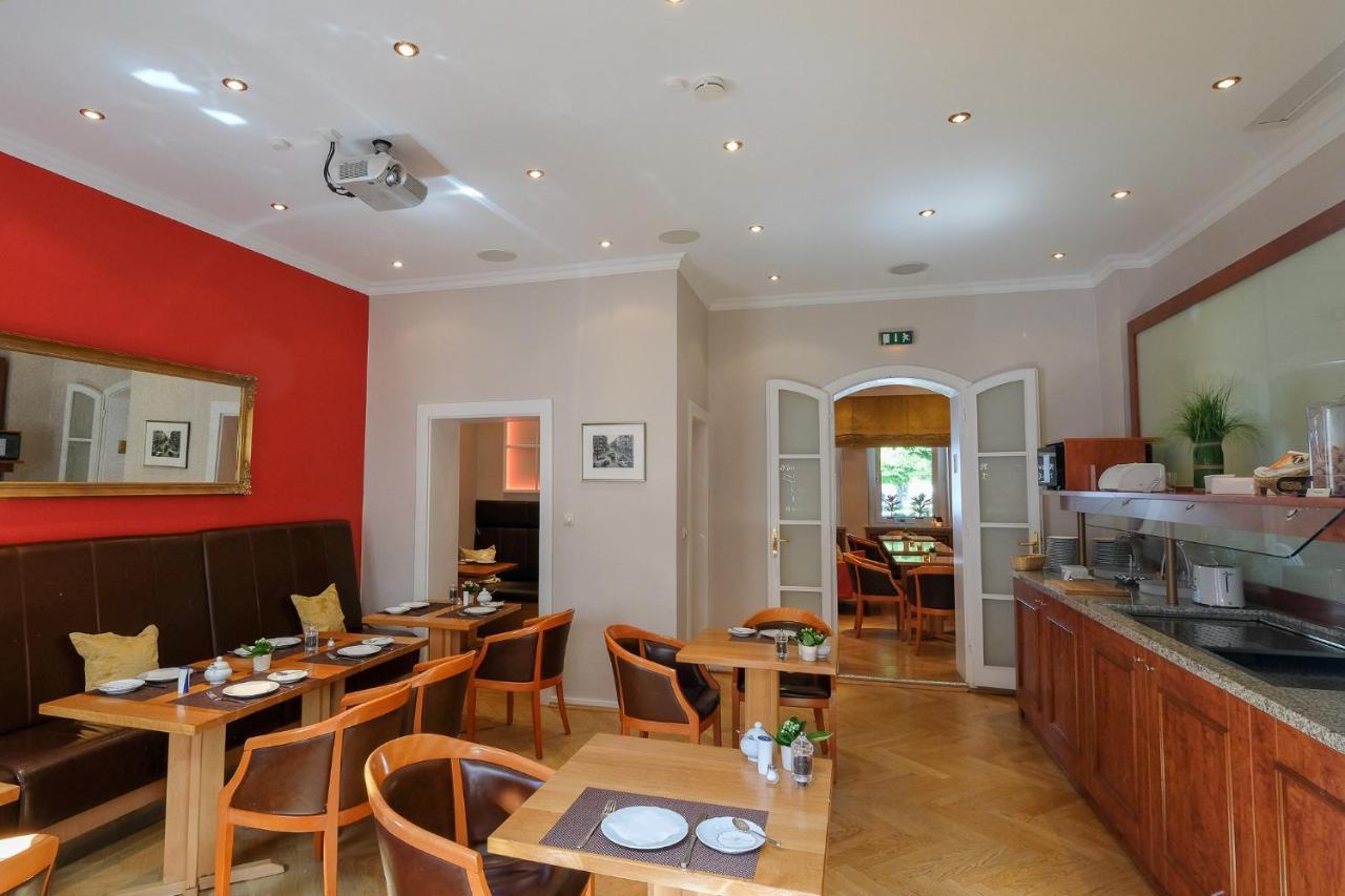 Savoy Hotel 4*